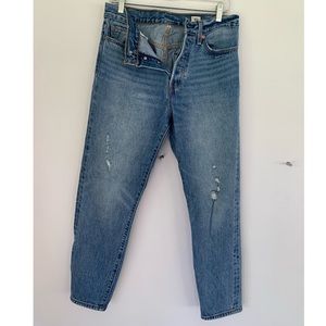 High Waisted Button-fly Levi’s Mom Jean